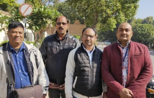 जेडीए कुछ कहता नहीं, मुख्यमंत्री सुनते नहीं 22वे दिन भी सीएमआर पहुंचे आवंटी पत्रकार