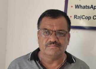 प्रतापनगर थाने का हेड कांस्टेबल शोभाराम मीणा 10 हजार की रिश्वत लेते एसीबी के हत्थे चढ़ा, राजीनामा के बाद भी एक लाख की रिश्वत का बना रहा था दबाव,