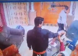 गोगामेडी ने सन्नी आत्रेय से मार्च 23 में ही जान से मारने की धमकी की बात साक्षात्कार में उजागर की थी, पुलिस पर भी लगाए थे गंभीर आरोप कहा इंटेलिजेंस इनपुट के बावजूद पुलिस ने मात्र 2 डंडे वाले पुलिसकर्मी दिए, पूरा साक्षात्कार खबर में जरूर देखें,