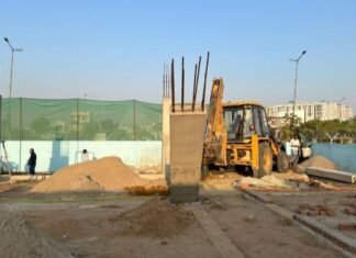 साढे उन्नीस बीघा भूमि पर छः अवैध कॉलोनियों को किया ध्वस्त,, जेडीए एवं नगर निगम हैरिटेज के सामुहिक अभियान द्वारा सुओमोटो के तहत सड़क सीमा से हटाए अतिक्रमण,,