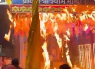 प्राचीन श्याम मंदिर रिंगस मे लापरवाही से लगी आग,