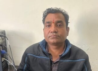 समय पालक 1,500 रुपये रिश्वत लेते रंगे हाथों गिरफ्तार,,