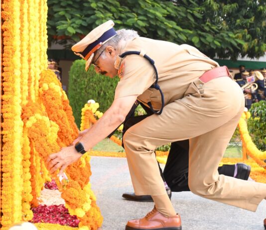 देश के अमर शहीदों से प्रेरणा लेकर कर्तव्यनिष्ठा के साथ सेवा करें – डीजीपी राजीव शर्मा