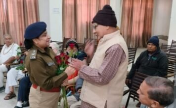 राजस्थान पुलिस ने बुजुर्गों के बीच मनाया नववर्ष; सुरक्षा और सम्मान का दिया संदेश,,पुष्पांजलि पहुँची पुलिस; एएसपी सुनीता मीना ने सिखाए साइबर सुरक्षा के गुर,,