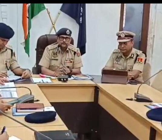 पुलिस आयुक्त ने कानून व्यवस्था एवं अपराध नियंत्रण को लेकर की समीक्षा बैठक ,,आमजन में विश्वास एवं अपराधियों में भय की भावना विकसित करने पर जोर,,